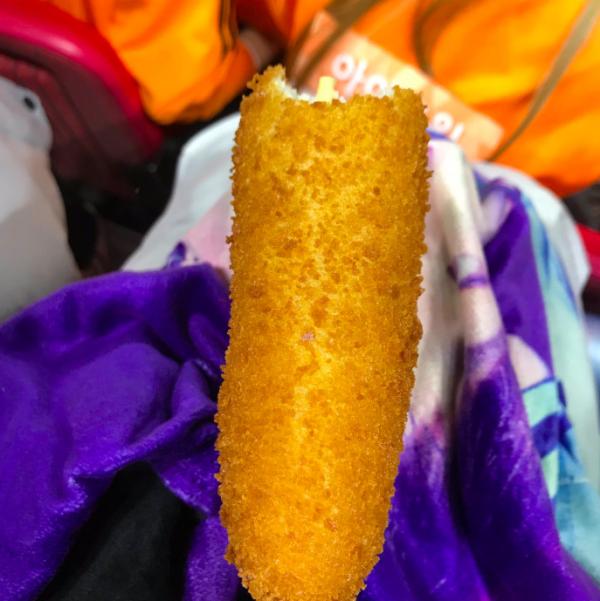 Khoảnh khắc dễ cưng nhất ISAC hôm nay: Nữ idol đói bụng đi ăn ké hotdog của fandom hàng xóm Khoảnh khắc dễ cưng nhất ISAC hôm nay: Nữ idol đói bụng đi ăn ké hotdog của fandom hàng xóm