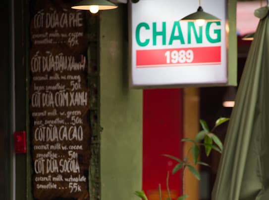 Cảm hứng hay 'đạo nhái': Quán cà phê mới có phong cách giống hệt thương hiệu 'Cộng Cà Phê' Cảm hứng hay 'đạo nhái': Quán cà phê mới có phong cách giống hệt thương hiệu 'Cộng Cà Phê'