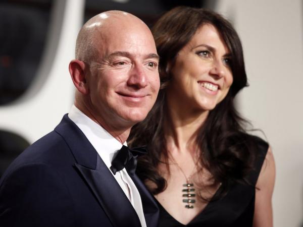 Tỷ phú Amazon 25 năm vẫn rửa bát cho vợ, cuối cùng ly hôn vì... ngoại tình Tỷ phú Amazon 25 năm vẫn rửa bát cho vợ, cuối cùng ly hôn vì... ngoại tình