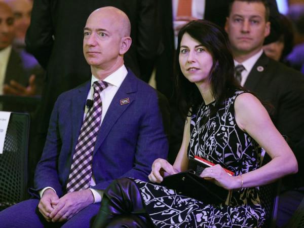 Tỷ phú Amazon 25 năm vẫn rửa bát cho vợ, cuối cùng ly hôn vì... ngoại tình Tỷ phú Amazon 25 năm vẫn rửa bát cho vợ, cuối cùng ly hôn vì... ngoại tình