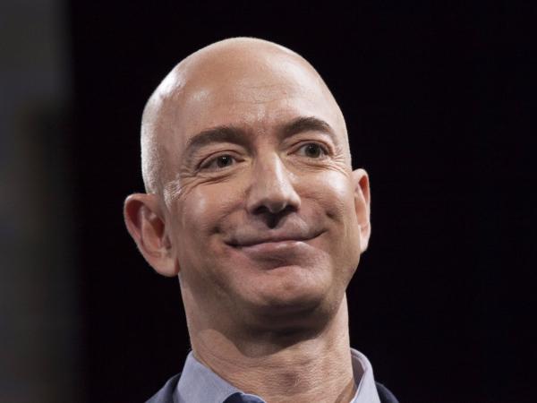 Tỷ phú Amazon 25 năm vẫn rửa bát cho vợ, cuối cùng ly hôn vì... ngoại tình Tỷ phú Amazon 25 năm vẫn rửa bát cho vợ, cuối cùng ly hôn vì... ngoại tình