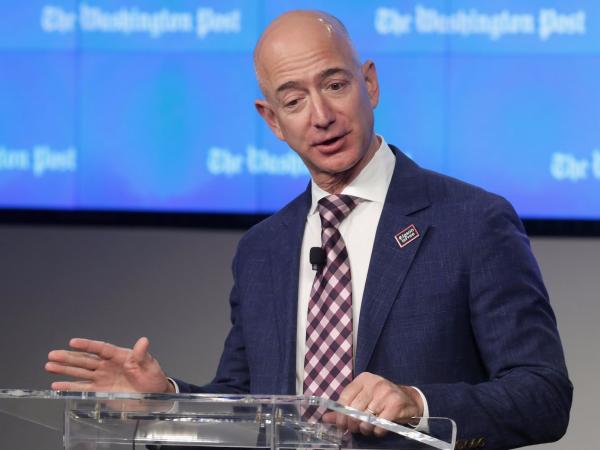Tỷ phú Amazon 25 năm vẫn rửa bát cho vợ, cuối cùng ly hôn vì... ngoại tình Tỷ phú Amazon 25 năm vẫn rửa bát cho vợ, cuối cùng ly hôn vì... ngoại tình