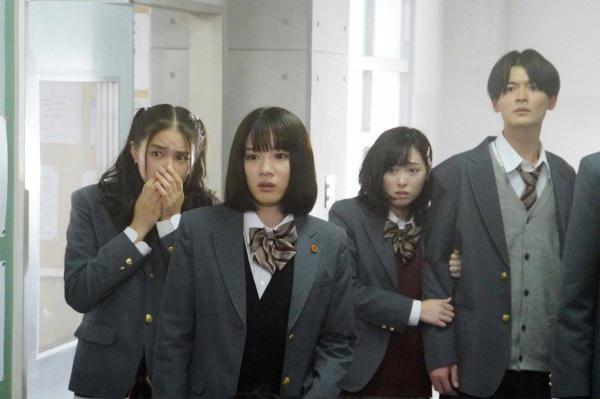 '3 nen A-gumi': Bộ phim thầy giáo bắt 29 học trò làm con tin đang 'gây bão' sóng truyền hình Nhật '3 nen A-gumi': Bộ phim thầy giáo bắt 29 học trò làm con tin đang 'gây bão' sóng truyền hình Nhật