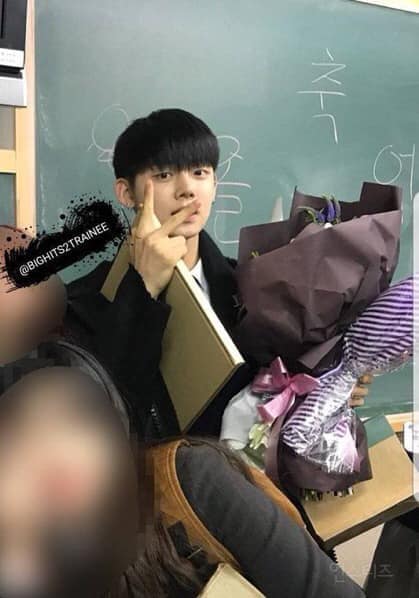 YeonJun (TXT): Hotboy thời đi học, từng là thực tập sinh CUBE và làm vũ công phụ họa cho V (BTS) YeonJun (TXT): Hotboy thời đi học, từng là thực tập sinh CUBE và làm vũ công phụ họa cho V (BTS)