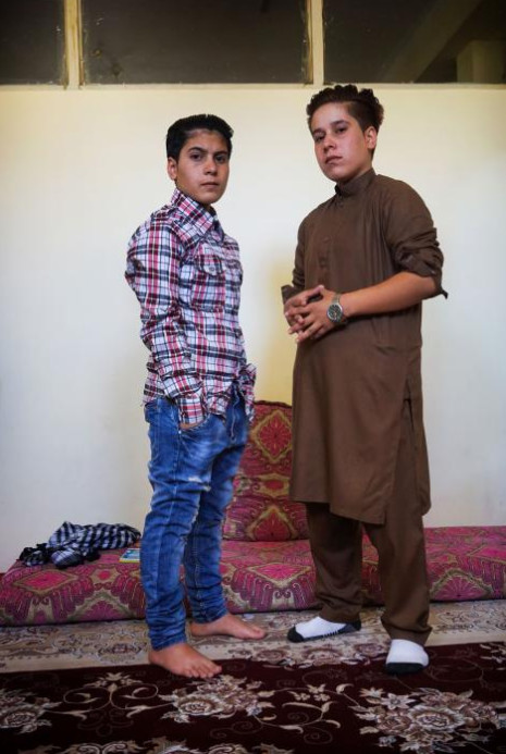 Đau lòng những bé gái Afghanistan phải giả trai để 'đổi đời' Đau lòng những bé gái Afghanistan phải giả trai để 'đổi đời'