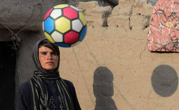 Đau lòng những bé gái Afghanistan phải giả trai để 'đổi đời' Đau lòng những bé gái Afghanistan phải giả trai để 'đổi đời'