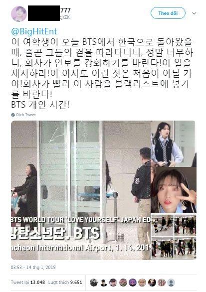 Fan cuồng trang điểm kỹ, cố bắt chuyện với BTS ở sân bay mong idol 'trúng tiếng sét ái tình' Fan cuồng trang điểm kỹ, cố bắt chuyện với BTS ở sân bay mong idol 'trúng tiếng sét ái tình'