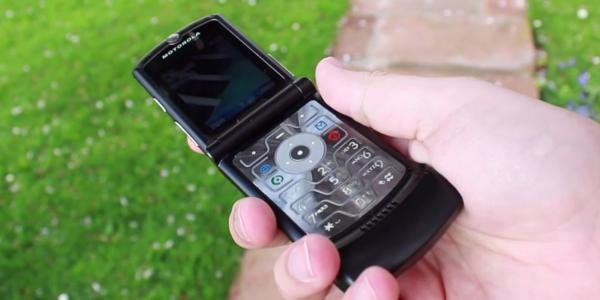 Motorola sẽ mang huyền thoại Razr quay lại với phiên bản cập nhật vào năm 2019 Motorola sẽ mang huyền thoại Razr quay lại với phiên bản cập nhật vào năm 2019
