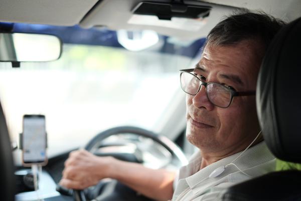 Kiếm 70 triệu một tháng từ chạy Grab, cử nhân Singapore rủ nhau cất bằng làm tài xế Kiếm 70 triệu một tháng từ chạy Grab, cử nhân Singapore rủ nhau cất bằng làm tài xế