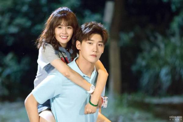 Đại chiến 'gà nhà' Yên - Mịch, Phạm Băng Băng - Vu Chính: 'Tiểu Phong' vẫn chưa hot bằng nhân vật này Đại chiến 'gà nhà' Yên - Mịch, Phạm Băng Băng - Vu Chính: 'Tiểu Phong' vẫn chưa hot bằng nhân vật này