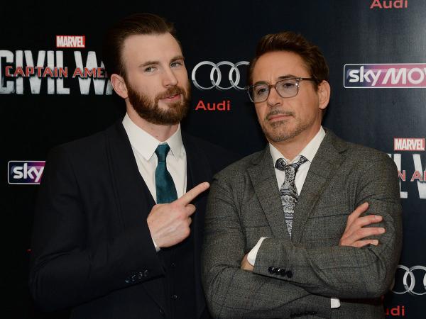 Robert Downey Jr. và Chris Evans thi nhau tìm điểm tương đồng giữa mình với nhân vật Disney Robert Downey Jr. và Chris Evans thi nhau tìm điểm tương đồng giữa mình với nhân vật Disney