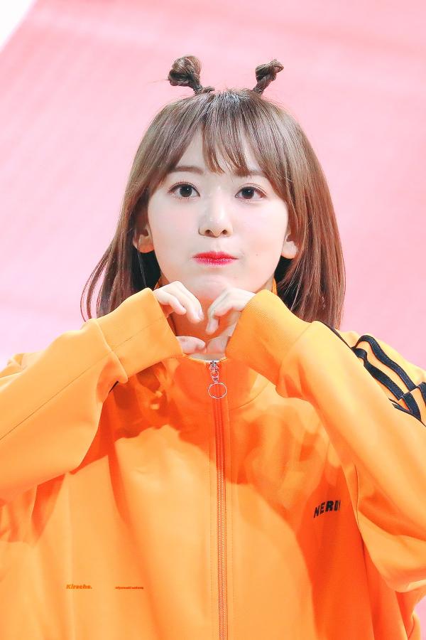 Fandom IZ*ONE rầm rộ nghe bài hát mới của Seventeen để 'trả ơn' chiếc hotdog tình nghĩa hôm nào Fandom IZ*ONE rầm rộ nghe bài hát mới của Seventeen để 'trả ơn' chiếc hotdog tình nghĩa hôm nào