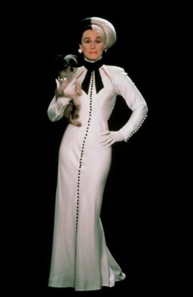 Gu thời trang thượng hạng biến Cruella thành nhân vật phản diện vĩ đại nhất mọi thời đại của Disney Gu thời trang thượng hạng biến Cruella thành nhân vật phản diện vĩ đại nhất mọi thời đại của Disney