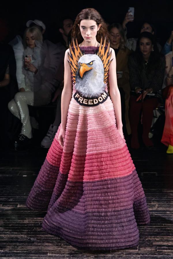 BST Viktor & Rolf: Khi những meme hài hước kết hợp với thời trang cao cấp BST Viktor & Rolf: Khi những meme hài hước kết hợp với thời trang cao cấp