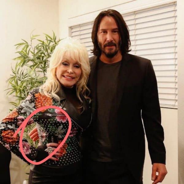 Loạt khoảnh khắc 'ngàn vàng' chứng minh Keanu Reeves là quý ông lịch thiệp bậc nhất Hollywood Loạt khoảnh khắc 'ngàn vàng' chứng minh Keanu Reeves là quý ông lịch thiệp bậc nhất Hollywood