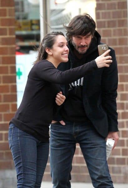 Loạt khoảnh khắc 'ngàn vàng' chứng minh Keanu Reeves là quý ông lịch thiệp bậc nhất Hollywood Loạt khoảnh khắc 'ngàn vàng' chứng minh Keanu Reeves là quý ông lịch thiệp bậc nhất Hollywood