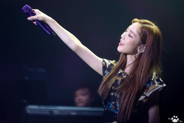 Phản ứng siêu ngầu của Taeyeon khi nghe fan gọi tên Baekhyun trong concert của mình Phản ứng siêu ngầu của Taeyeon khi nghe fan gọi tên Baekhyun trong concert của mình