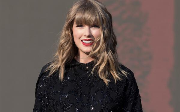 Thuyết âm mưu: Taylor Swift là bản sao nhân bản của trưởng giáo hội Satan? Thuyết âm mưu: Taylor Swift là bản sao nhân bản của trưởng giáo hội Satan?