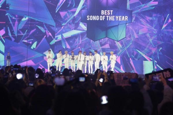 512 ngày của Wanna One: Đã tàn rồi sao, giấc mộng đêm hè của những chàng Lọ Lem? 512 ngày của Wanna One: Đã tàn rồi sao, giấc mộng đêm hè của những chàng Lọ Lem?