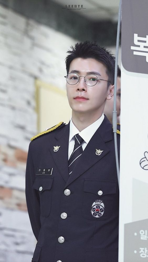 10 gương mặt idol được bác sĩ thẩm mỹ chứng nhận 'chuẩn tỉ lệ vàng', không tìm ra điểm gì để sửa 10 gương mặt idol được bác sĩ thẩm mỹ chứng nhận 'chuẩn tỉ lệ vàng', không tìm ra điểm gì để sửa