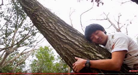 Chuyện tình kinh dị: Chàng trai Nhật Bản hẹn hò và gặp cả 'giấc mơ ướt' với... gián Chuyện tình kinh dị: Chàng trai Nhật Bản hẹn hò và gặp cả 'giấc mơ ướt' với... gián