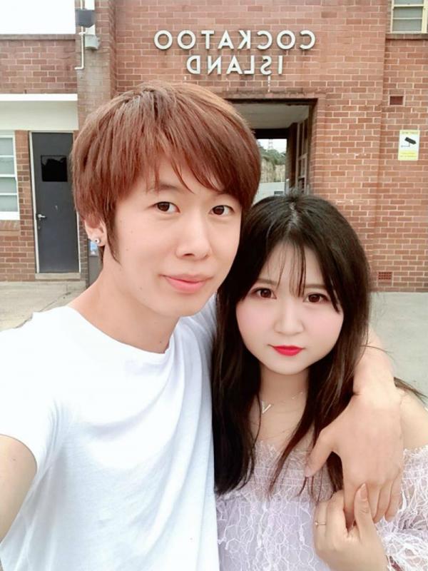 Bao năm dùng 6 múi cua gái nhưng vô vọng, 'Thánh ế' Timstar bất ngờ có bồ nhờ món trà sữa Bao năm dùng 6 múi cua gái nhưng vô vọng, 'Thánh ế' Timstar bất ngờ có bồ nhờ món trà sữa