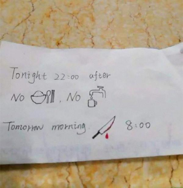 Chỉ vì kém tiếng Anh, y tá Trung Quốc viết giấy note lại khiến bệnh nhân tưởng mình sắp bị giết Chỉ vì kém tiếng Anh, y tá Trung Quốc viết giấy note lại khiến bệnh nhân tưởng mình sắp bị giết