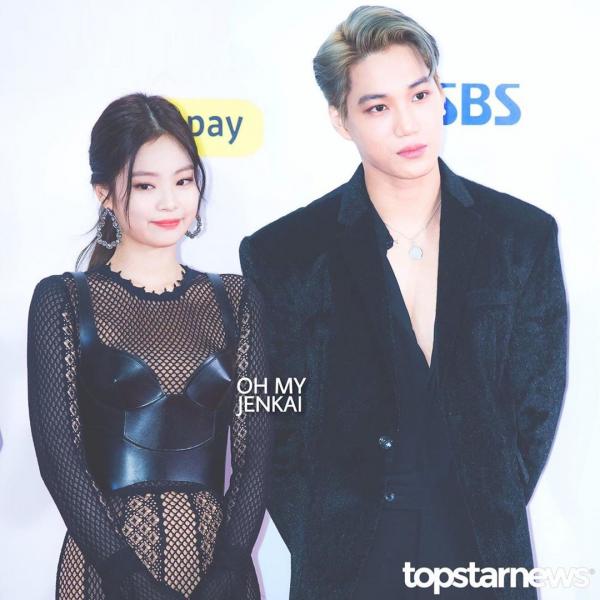 Lầy như fan Đại lục: Treo băng rôn, tổ chức tiệc mừng nhân dịp Kai và Jennie chia tay Lầy như fan Đại lục: Treo băng rôn, tổ chức tiệc mừng nhân dịp Kai và Jennie chia tay