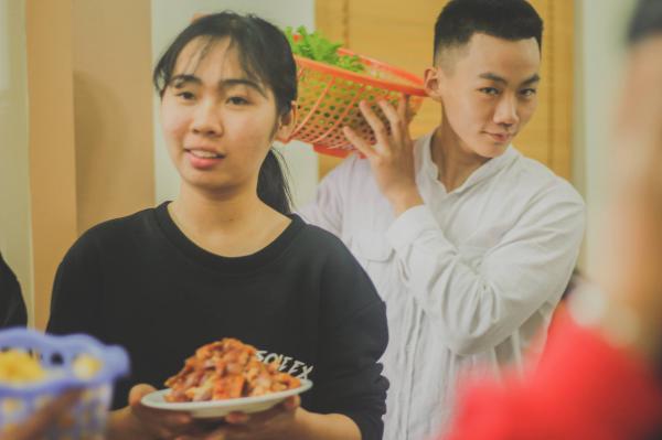Khi 2 đứa bạn thân khác giới sinh nhật trùng nhau, tốt nhất là làm luôn đám cưới cho bọn nó Khi 2 đứa bạn thân khác giới sinh nhật trùng nhau, tốt nhất là làm luôn đám cưới cho bọn nó