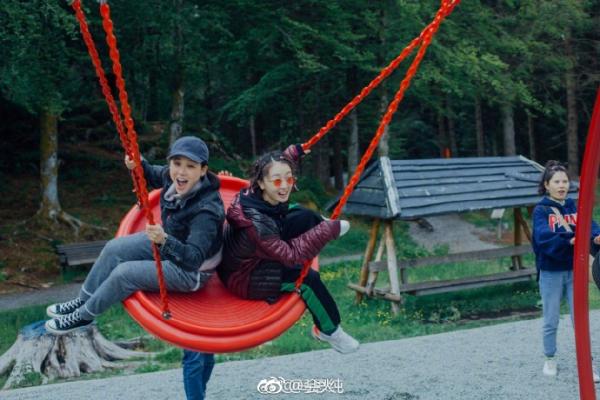 Mã Tư Thuần chúc sinh nhật Châu Đông Vũ ngập 'thính', dân tình bảo nhau 'đợi tuyên bố chính thức' Mã Tư Thuần chúc sinh nhật Châu Đông Vũ ngập 'thính', dân tình bảo nhau 'đợi tuyên bố chính thức'