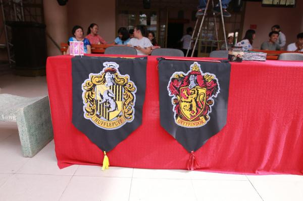 Tha hồ 'ăn bánh GATO' với hội trại xuân phiên bản Harry Potter của trường người ta Tha hồ 'ăn bánh GATO' với hội trại xuân phiên bản Harry Potter của trường người ta