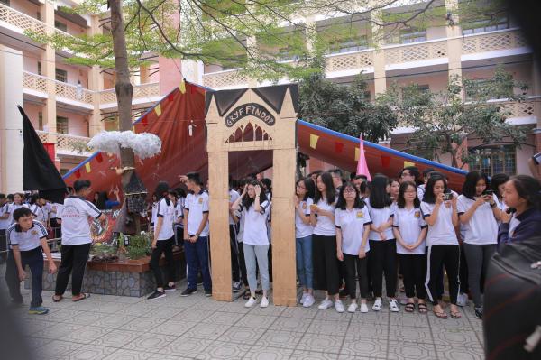 Tha hồ 'ăn bánh GATO' với hội trại xuân phiên bản Harry Potter của trường người ta Tha hồ 'ăn bánh GATO' với hội trại xuân phiên bản Harry Potter của trường người ta
