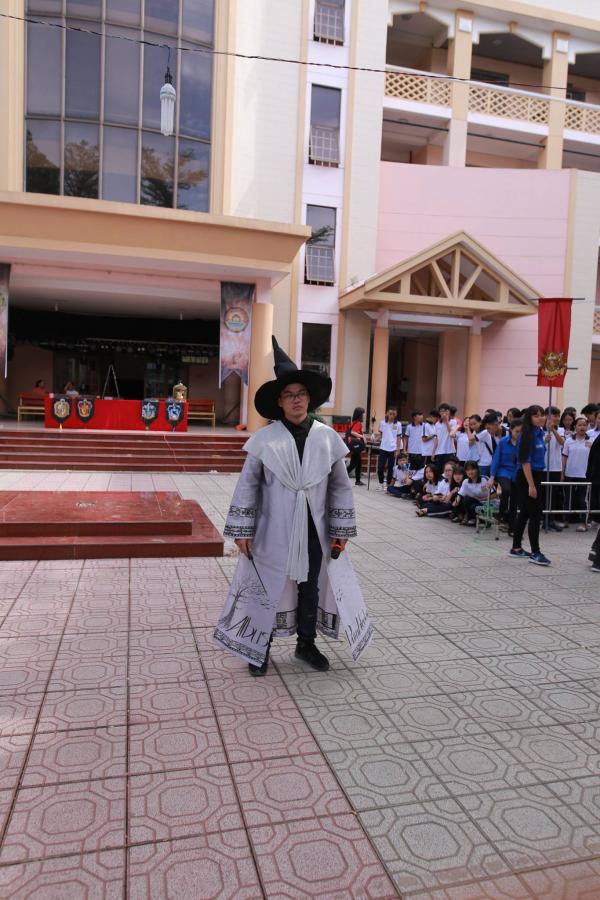 Tha hồ 'ăn bánh GATO' với hội trại xuân phiên bản Harry Potter của trường người ta Tha hồ 'ăn bánh GATO' với hội trại xuân phiên bản Harry Potter của trường người ta