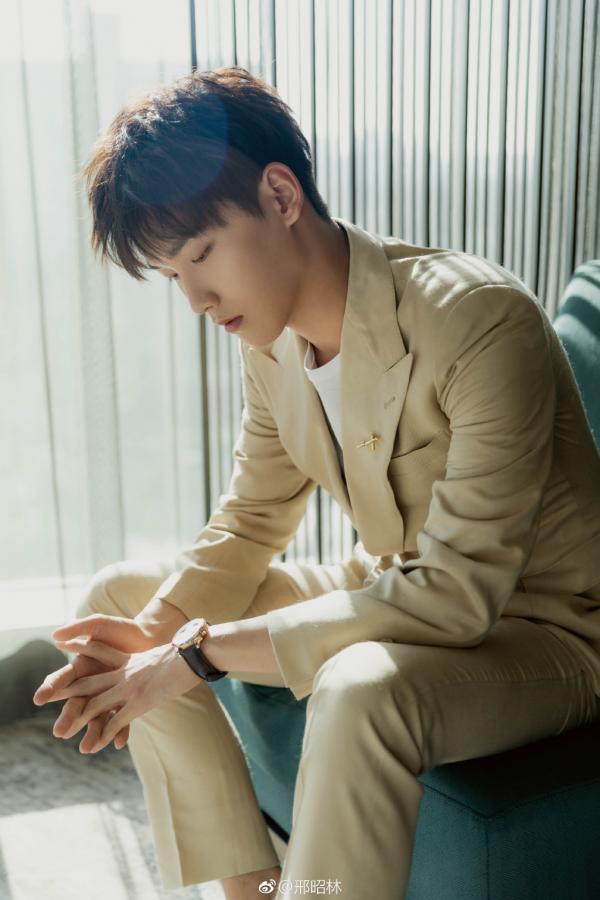 Các tổng tài bá đạo, đế vương cao ngạo và học bá thanh xuân gây bão web drama gần đây Các tổng tài bá đạo, đế vương cao ngạo và học bá thanh xuân gây bão web drama gần đây