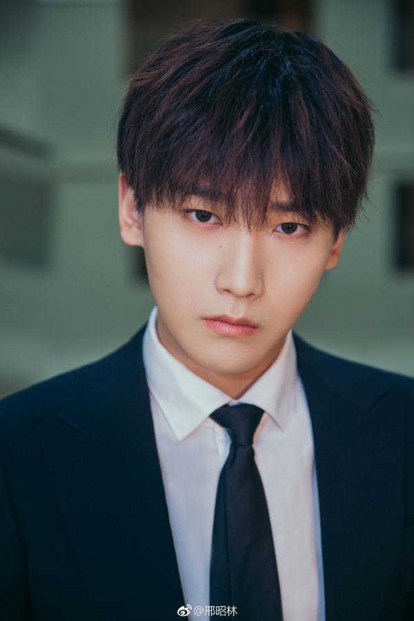 Các tổng tài bá đạo, đế vương cao ngạo và học bá thanh xuân gây bão web drama gần đây Các tổng tài bá đạo, đế vương cao ngạo và học bá thanh xuân gây bão web drama gần đây
