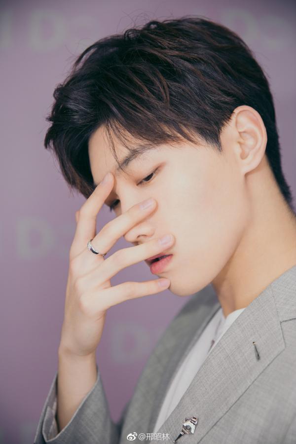 Các tổng tài bá đạo, đế vương cao ngạo và học bá thanh xuân gây bão web drama gần đây Các tổng tài bá đạo, đế vương cao ngạo và học bá thanh xuân gây bão web drama gần đây