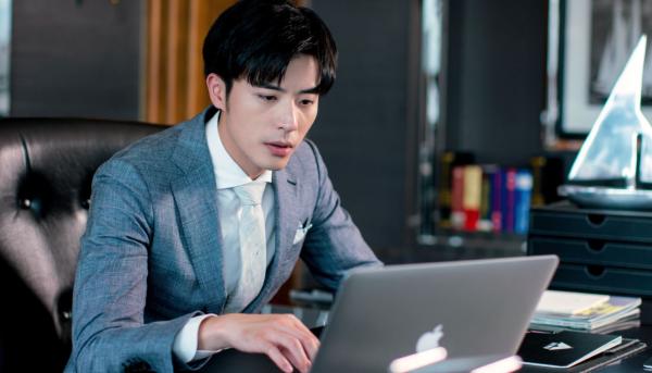 Các tổng tài bá đạo, đế vương cao ngạo và học bá thanh xuân gây bão web drama gần đây Các tổng tài bá đạo, đế vương cao ngạo và học bá thanh xuân gây bão web drama gần đây