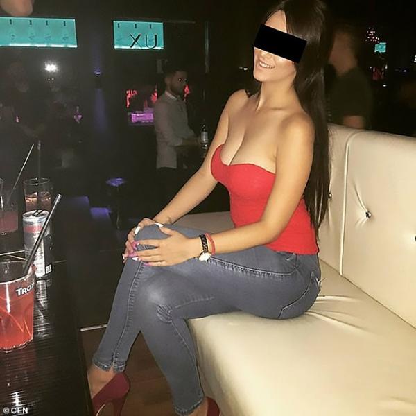 Bà mẹ trẻ giết cặp song sinh vừa chào đời rồi nhét xác vào trong gấu bông và lồng giặt Bà mẹ trẻ giết cặp song sinh vừa chào đời rồi nhét xác vào trong gấu bông và lồng giặt