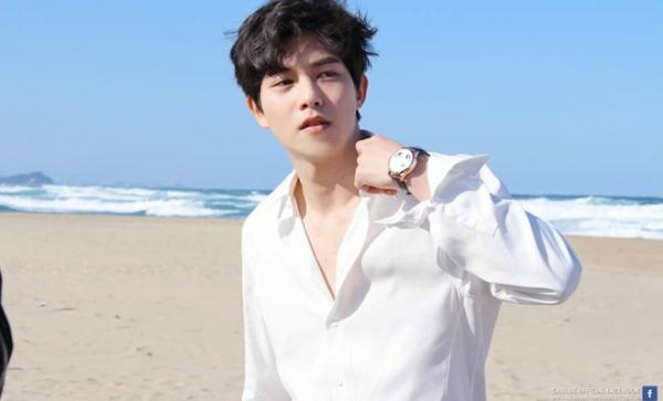Những lần sasaeng fan khiến K-Pop chìm trong ác mộng: Bắt cóc, rao bán quần lót, gửi huyết thư Những lần sasaeng fan khiến K-Pop chìm trong ác mộng: Bắt cóc, rao bán quần lót, gửi huyết thư