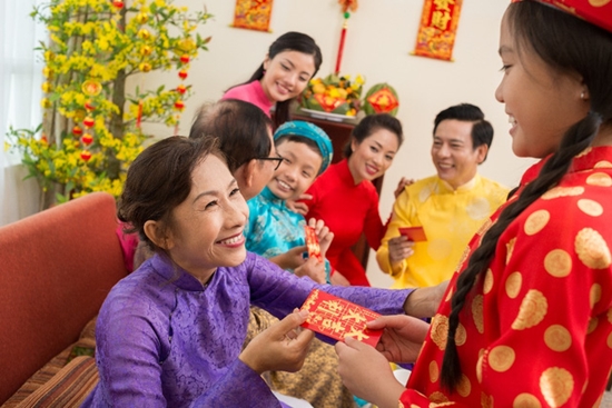 Chuyện lì xì ngày Tết: Nét văn hóa hay nỗi ám ảnh? Chuyện lì xì ngày Tết: Nét văn hóa hay nỗi ám ảnh?