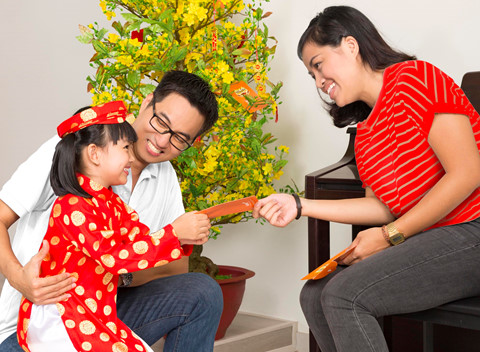 Chuyện lì xì ngày Tết: Nét văn hóa hay nỗi ám ảnh? Chuyện lì xì ngày Tết: Nét văn hóa hay nỗi ám ảnh?