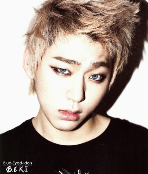8 nam thần K-Pop tôn vinh vẻ đẹp phi giới tính khi trang điểm đậm 8 nam thần K-Pop tôn vinh vẻ đẹp phi giới tính khi trang điểm đậm