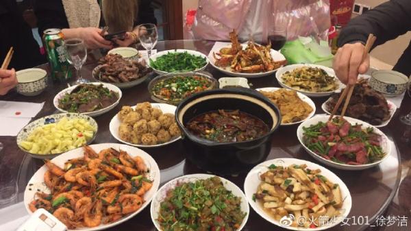 Bữa ăn ngày Tết của 'Nhuận Ngọc' La Vân Hi và dàn sao Hoa ngữ khiến dân tình choáng ngợp Bữa ăn ngày Tết của 'Nhuận Ngọc' La Vân Hi và dàn sao Hoa ngữ khiến dân tình choáng ngợp