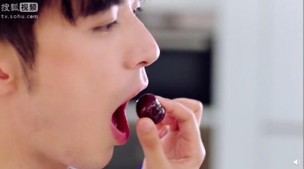 'Tại Sao Boss Muốn Cưới Tôi': Cnet gào thét vì ông Lăng hôn sâu, cướp cherry từ miệng bà Lăng 'Tại Sao Boss Muốn Cưới Tôi': Cnet gào thét vì ông Lăng hôn sâu, cướp cherry từ miệng bà Lăng