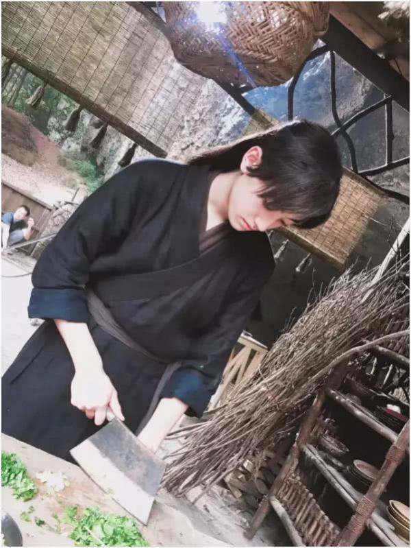 Mỹ nam phản diện 'Tại Sao Boss Muốn Cưới Tôi' hóa ra từng đóng thế vai Húc Phượng cho Đặng Luân Mỹ nam phản diện 'Tại Sao Boss Muốn Cưới Tôi' hóa ra từng đóng thế vai Húc Phượng cho Đặng Luân