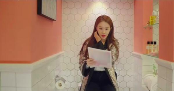 Yoo In Na 'cosplay' Song Hye Kyo và cảnh huyền thoại của 'Hậu Duệ Mặt Trời' trong phim mới Yoo In Na 'cosplay' Song Hye Kyo và cảnh huyền thoại của 'Hậu Duệ Mặt Trời' trong phim mới