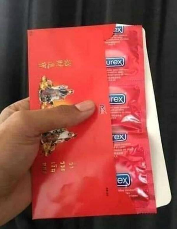 12 bao lì xì 'bá đạo' nhất dịp Tết năm nay: Nếu không muốn mất anh em, bạn bè, đừng thử! 12 bao lì xì 'bá đạo' nhất dịp Tết năm nay: Nếu không muốn mất anh em, bạn bè, đừng thử!