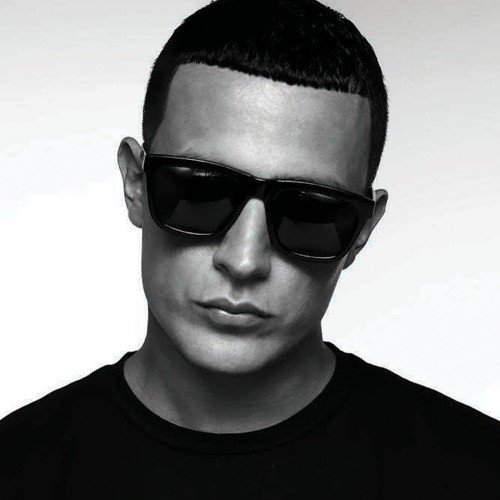 Chỉ theo dõi Lisa, DJ Snake bị fan Black Pink chỉ trích để đòi công bằng cho các thành viên còn lại Chỉ theo dõi Lisa, DJ Snake bị fan Black Pink chỉ trích để đòi công bằng cho các thành viên còn lại
