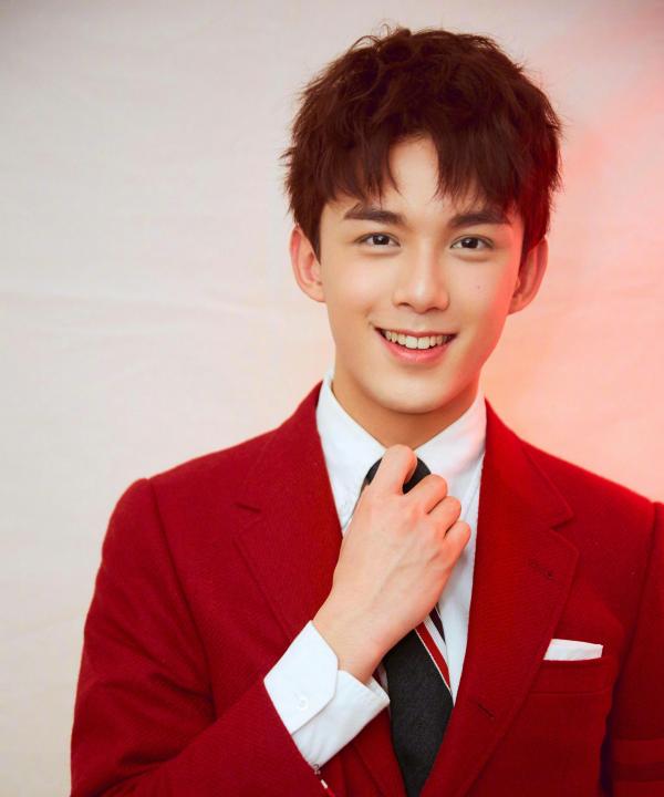 Hot topic trên Weibo: Chỉ chọn hoặc Lưu Hạo Nhiên hoặc Ngô Lỗi, ai làm bạn trai hợp nhất? Hot topic trên Weibo: Chỉ chọn hoặc Lưu Hạo Nhiên hoặc Ngô Lỗi, ai làm bạn trai hợp nhất?
