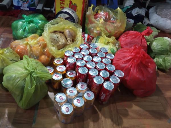 Những túi hành lý nặng tình quê hương chỉ có ai về quê ăn Tết mới hiểu Những túi hành lý nặng tình quê hương chỉ có ai về quê ăn Tết mới hiểu